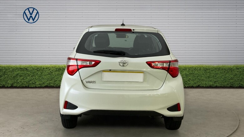 Toyota Yaris 1.5 VVT-i Icon Tech 5dr Petrol Hatchback